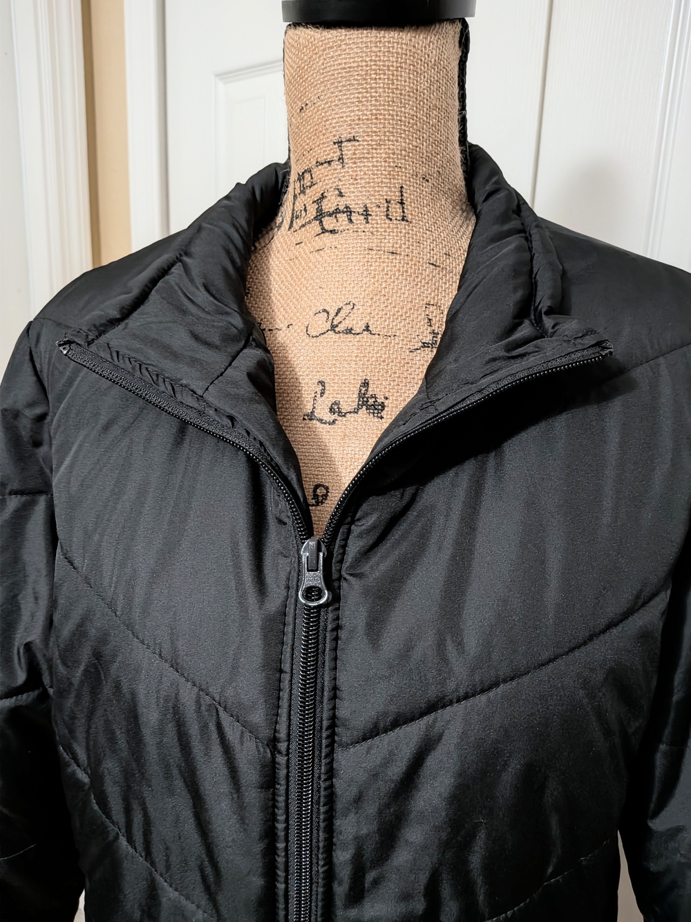 Black Women's Quilted Zip-Up Jacket - Picture 2 of 12